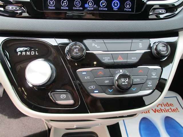 2017 Chrysler Pacifica Touring-L 4dr Mini-Van